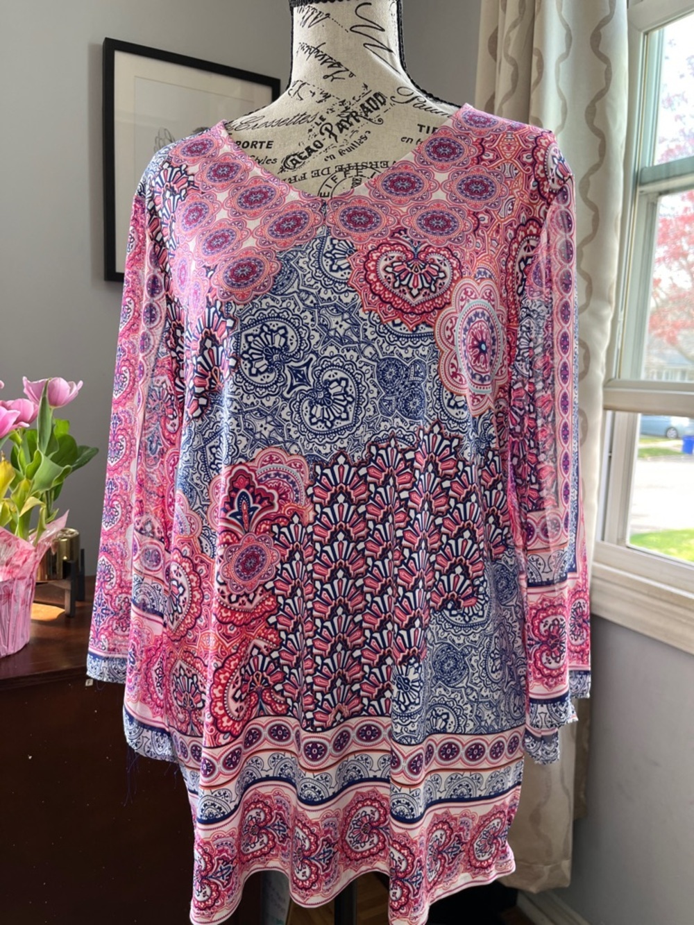 Chico's Pink & Navy Women’s Boho Paisley Timeless V-Neck Blouse Size 1